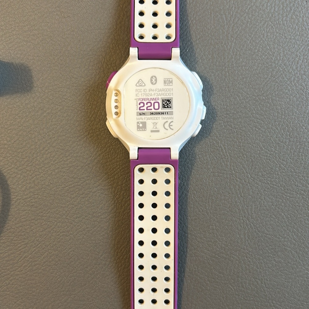Garmin forerunner 220 - Picture 2 of 3
